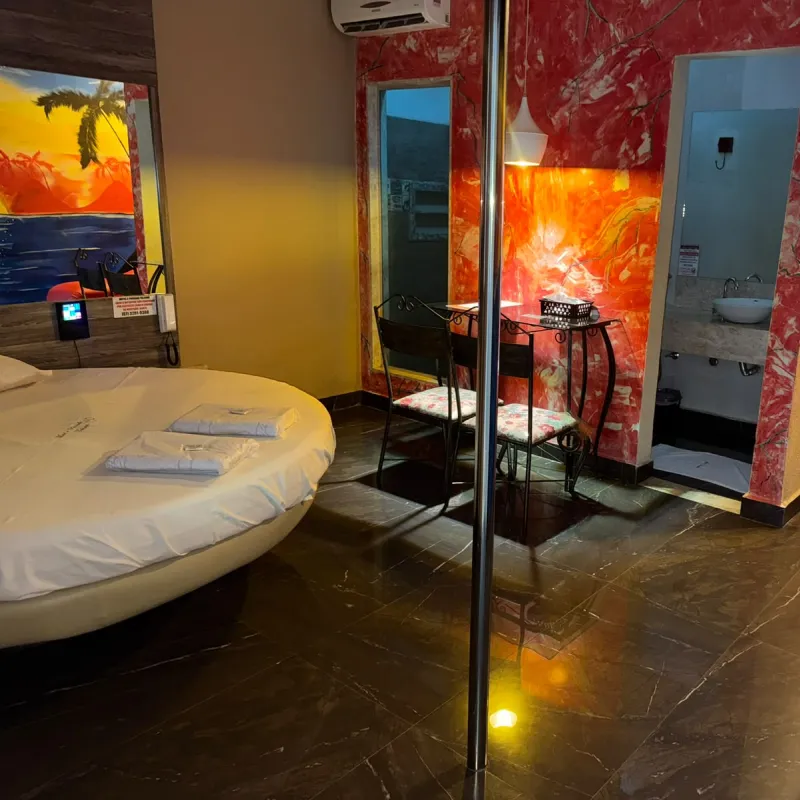 Quarto Semi Luxo com pole dance do Motel e Pousada Talismã em Campo Grande MS