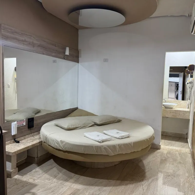 Quarto Standard do Motel e Pousada Talismã em Campo Grande MS, outra vista